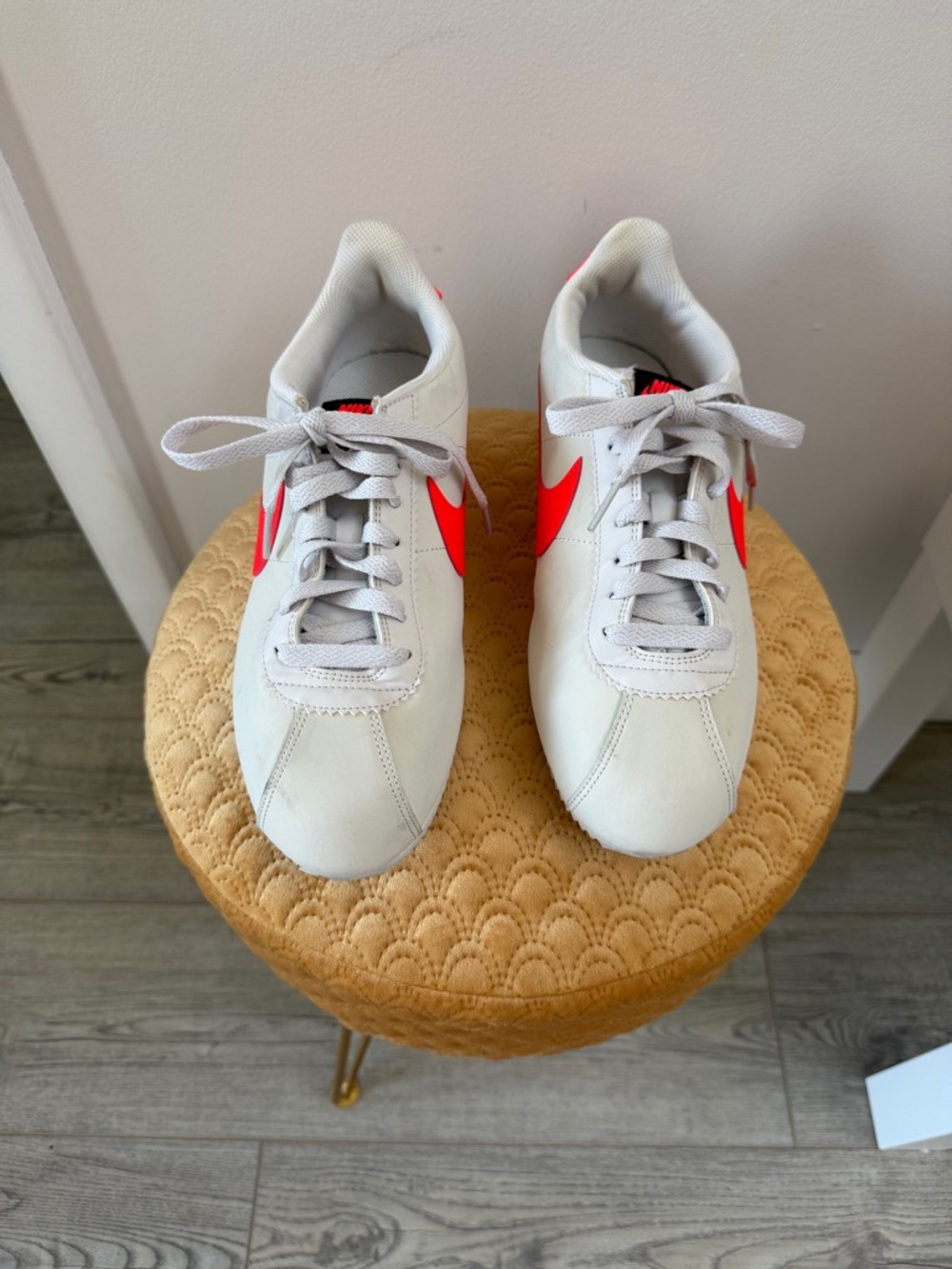 Nike Cortez White and Neon Orange Women’s Size 10.5 🔥 - Picture 2 of 6